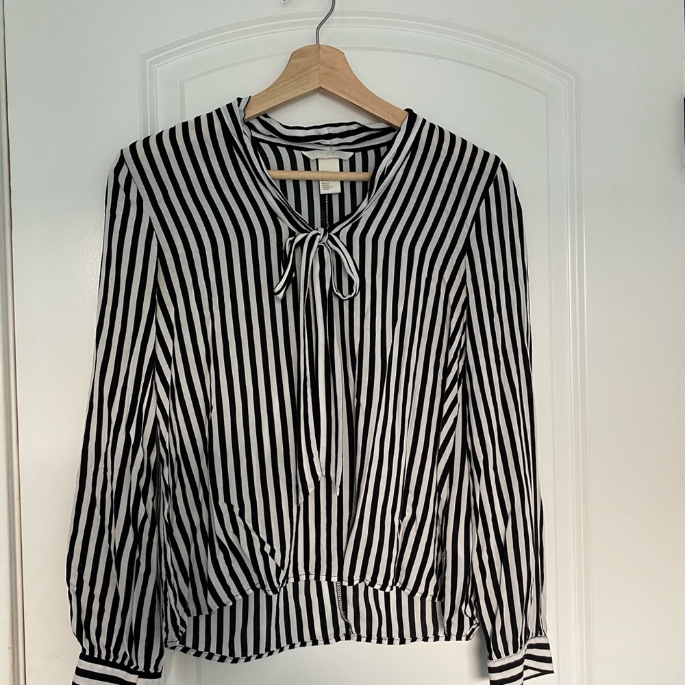 Black & White striped long sleeve blouse